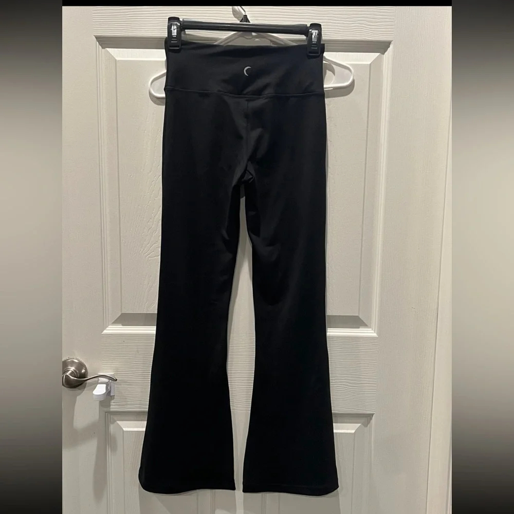 Zyia Active Black leggings size 4 and 28in long - Picture 3 of 4